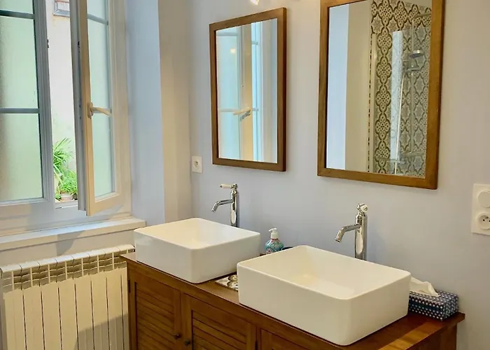 Beautiful Next To Garonne River!