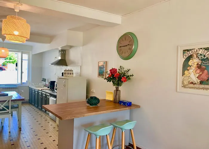 Beautiful Next To Garonne River!