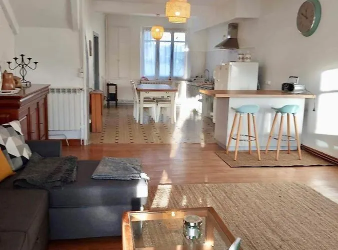 Beautiful Next To Garonne River!