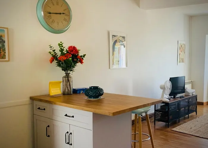 Beautiful Next To Garonne River!